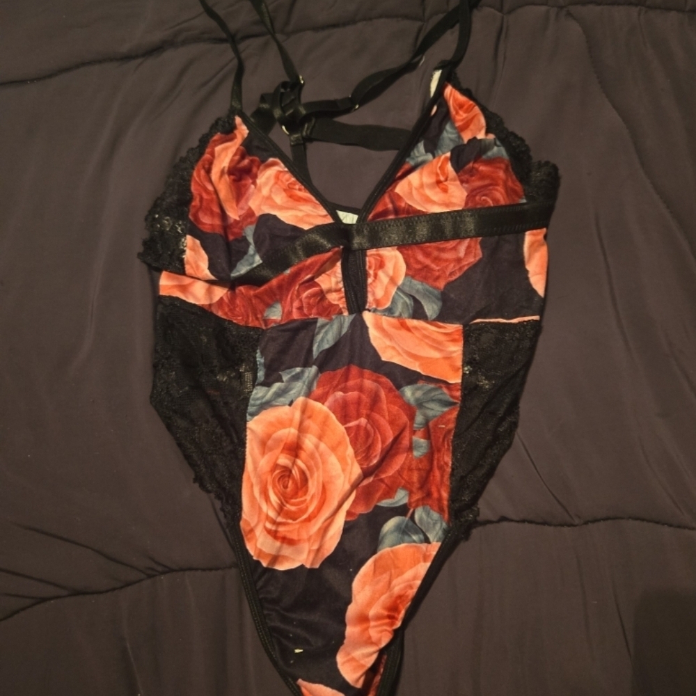 SHEIN Black and Red Floral Lace Bodysuit